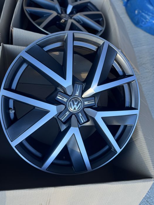Jante VW Touareg R20Braga III CR7 Originale Fara Anvelope