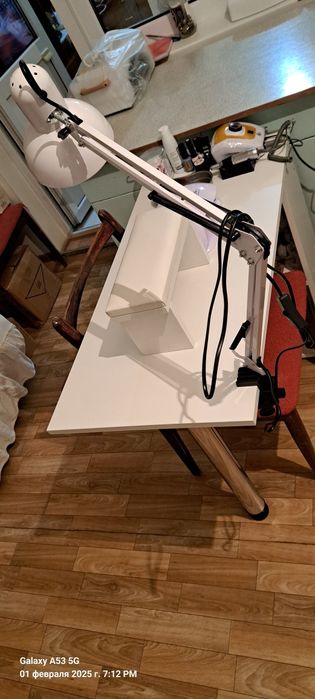 Продам маникюрный стол