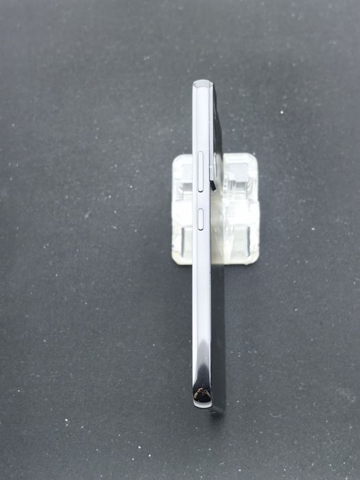 Samsung Galaxy S22 5G 128 GB ID-fmv934