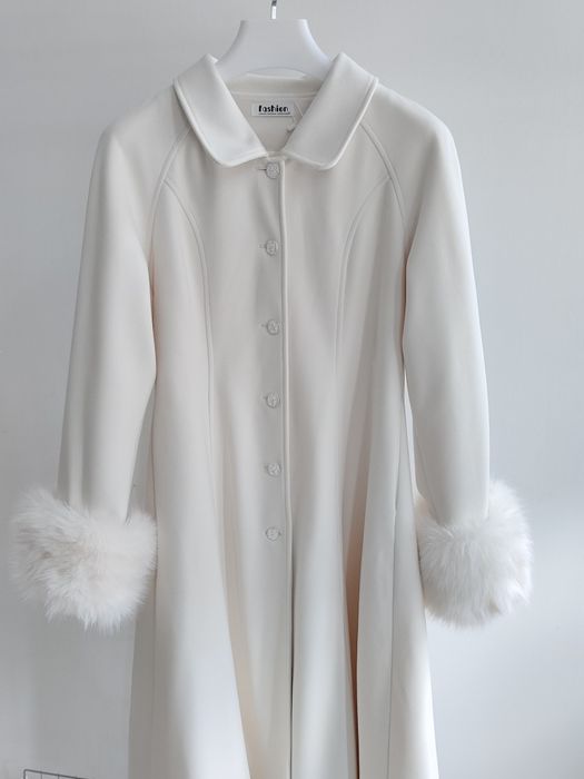 Пальто женское белое