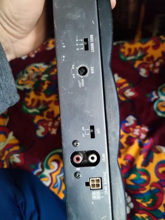 Усилитель для автомобилей