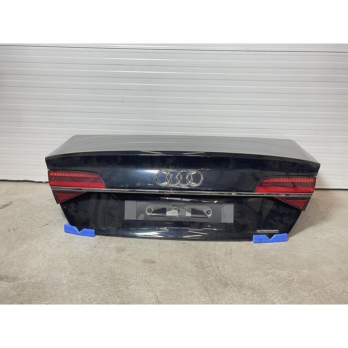 Заден капак със стопове за audi a8 d4 4h - 4h0827023l