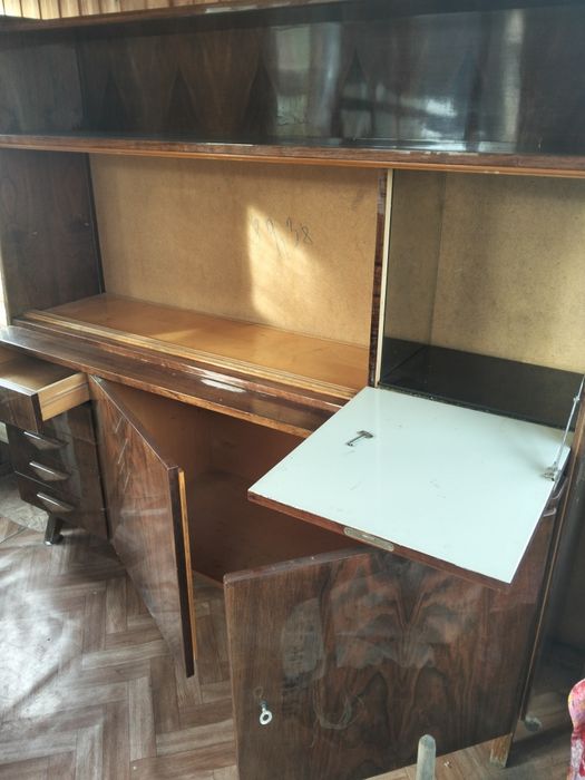 Продам советскую стенку из дерева