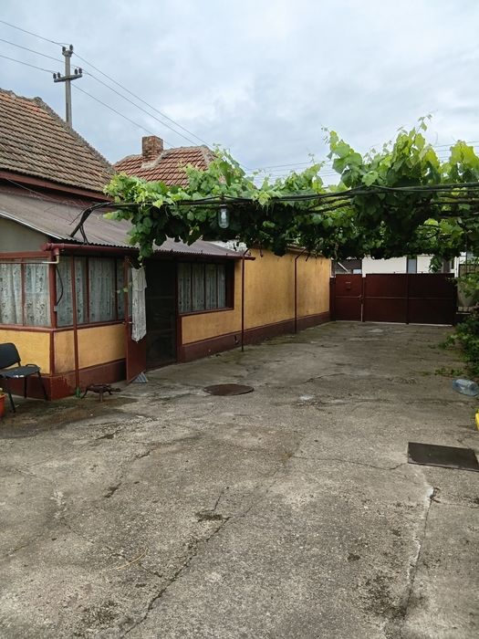 Casă de vânzare în cartierul BUJAC