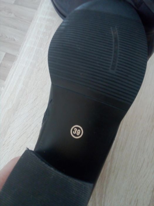 Женские кожаные ботинки