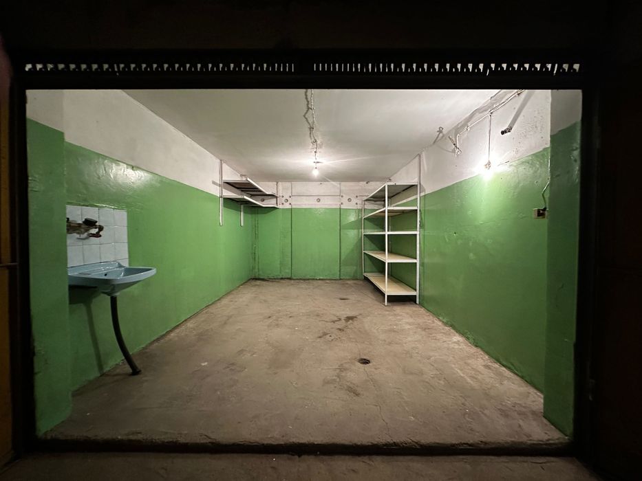 Дава се под наем Гараж / Паркомясто в София, Младост 4 - 19 кв.м за 178.5 € - Снимка #1