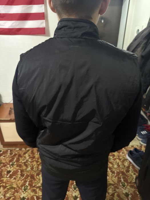 Безрукавка в хорошом сост