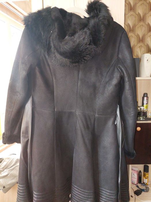Палто естественна агнешка кожа !