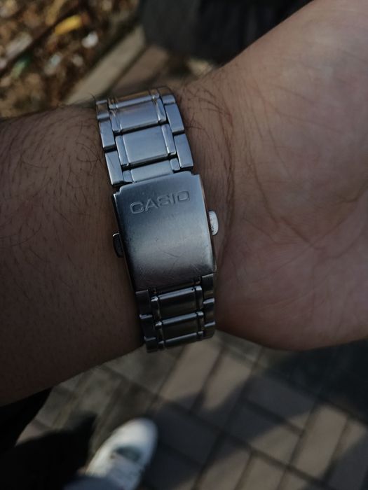 Vând ceas casio în stare ok