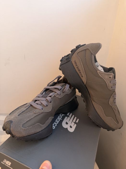 New Balance 327 sneakers culoare verde kaki cu negru marimea 37 noi originali