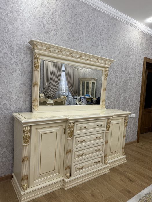 Продаются стол, стулья