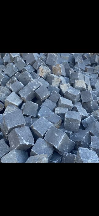 Piatra cubica granit sau andezit oferim și montaj