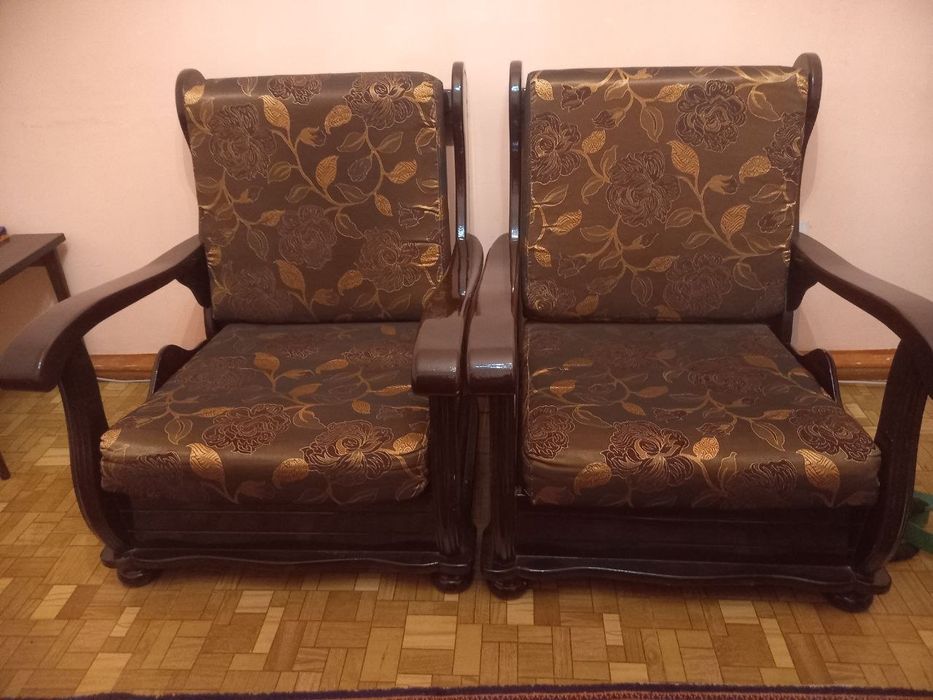 Продаю Диван + 2 кресла