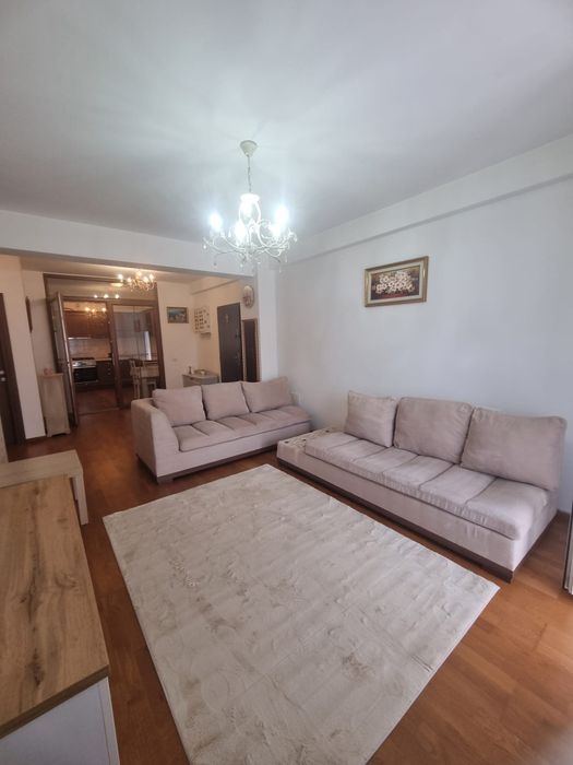 Închiriez apartament