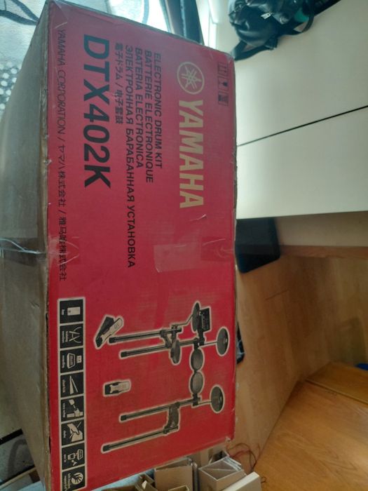 Yamaha dtx402k барабани