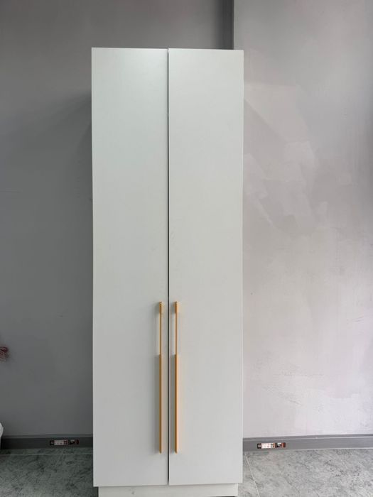 Продам шкаф белый