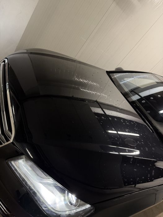 На части Audi A8