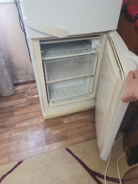 Холодильник Indesit SB 185 под замену мотора / ремонт