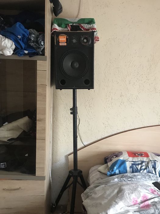 Vand 2 boxe pasive difuzoare ibiza 2 stative plus statie 290w