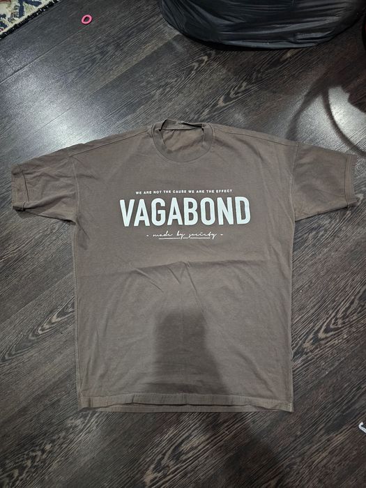 Tricou vagabond  in stare excelenta