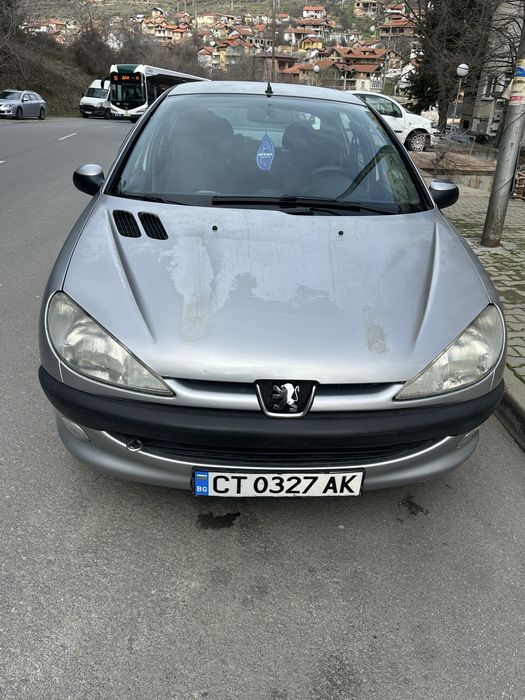 Автомобил пежо 206