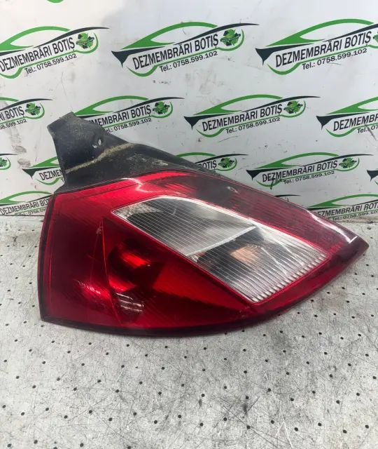 Lampa / Tripla stop stanga pe aripa Renault Megane 2006