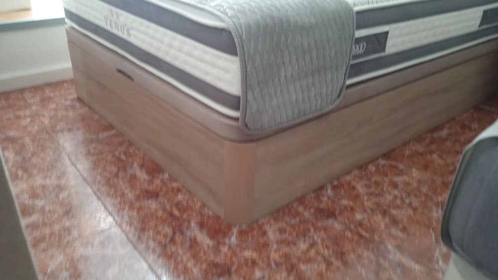 Paturi la comanda