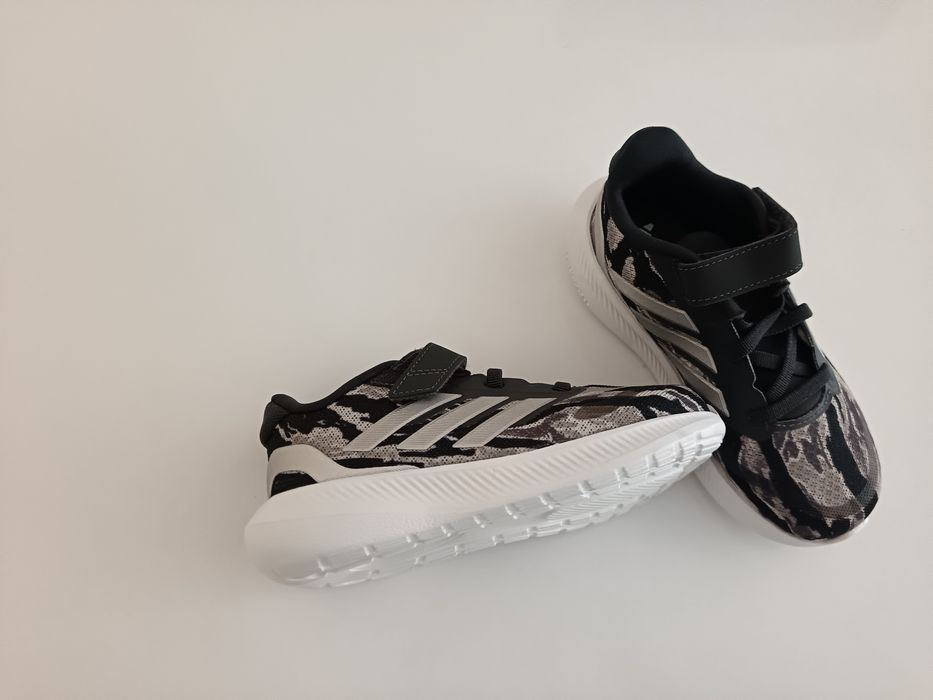 Адидас маратонки