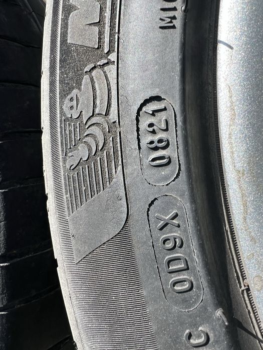 Джанти Ford с гуми Michelin
