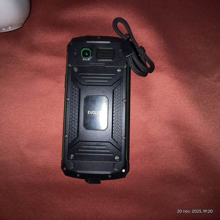 Telefon rezistent la apă !