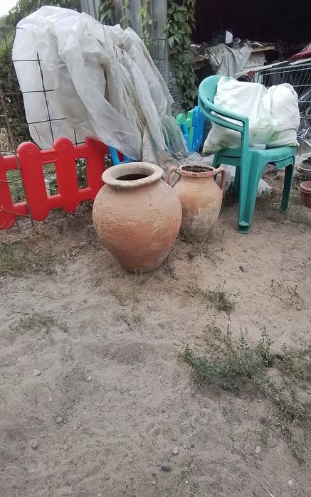 Горшки .Вазоны для сада ,амфора.