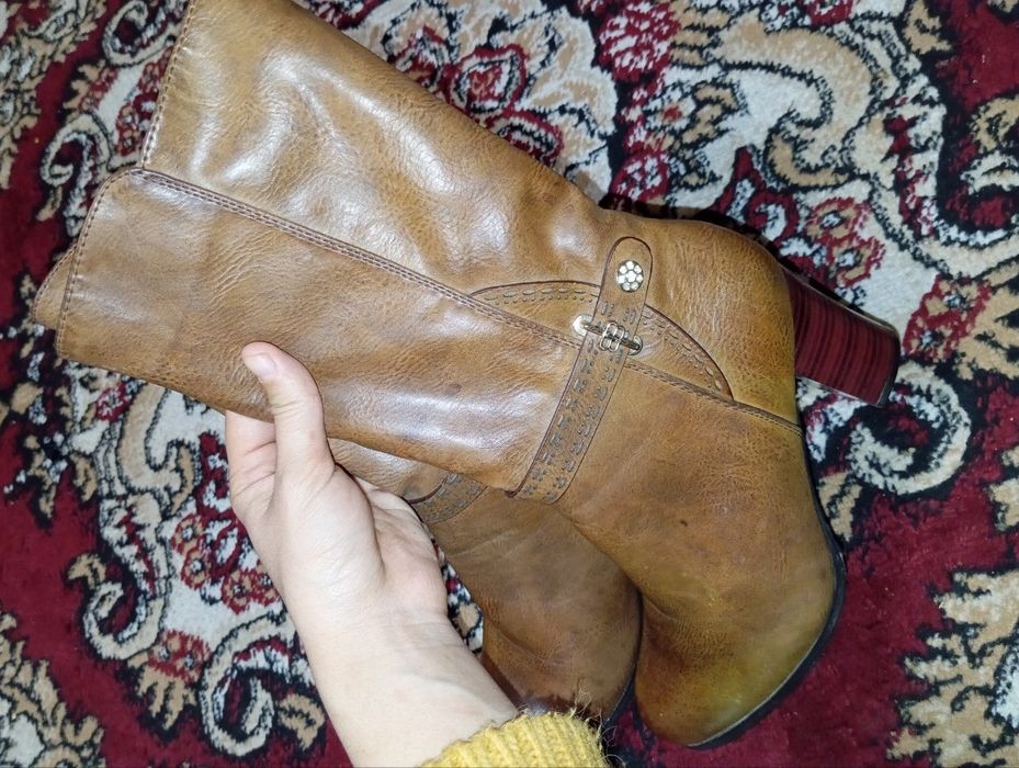 Йанги етик 800 минга олганман Ичи михли ташкариси кожа 400 минга сотам