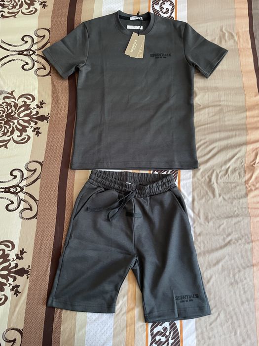 Compleu Essentials Fear of God