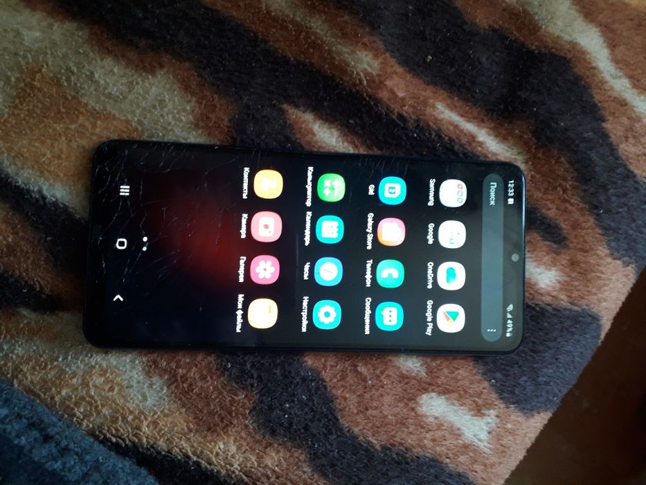 Продам Самсунг  A12 Память 32-гига. ОЗУ 3-гига.. Громкий,шустрый.