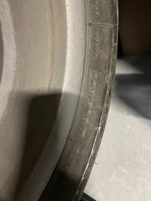 Зимни гуми с оригинални джанти от Мерцедес W205 C class 225/50/R17