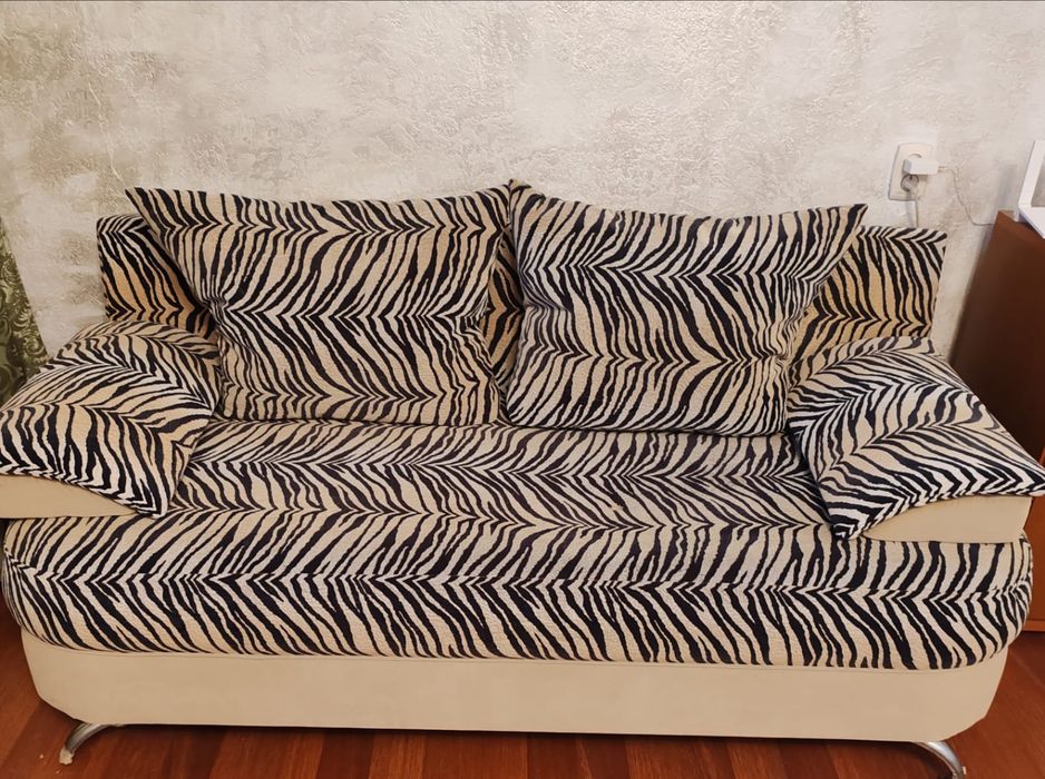 Продам шкаф, диван и стол