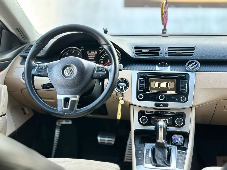VOLKSWAGEN Touareg 2012 — imagine 4