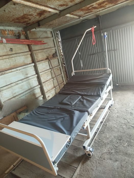 Медицинская кровать