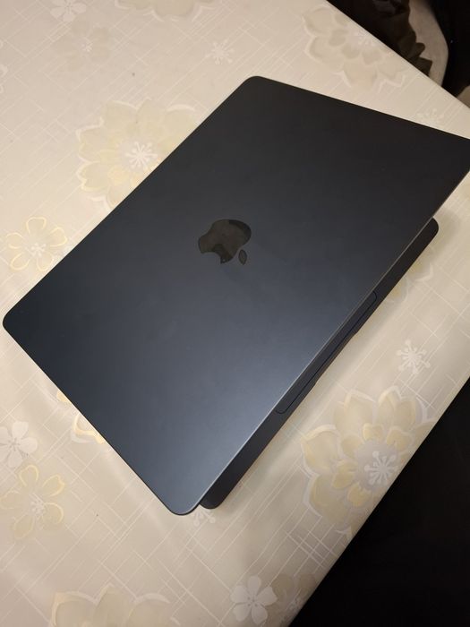 Macbook air m2 16/256