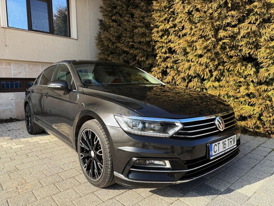 Volkswagen Passat R-Line Unic Propietar Distronic Camera Lane Assist CarPlay Faruri LED