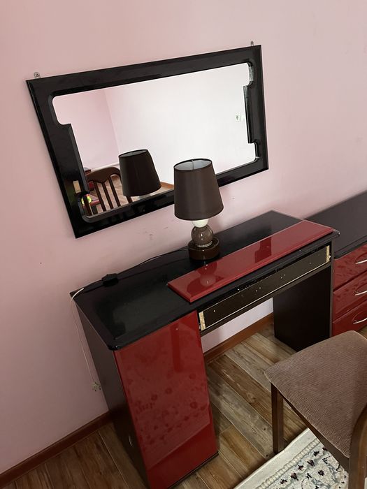 Срочно спальный гарнитур