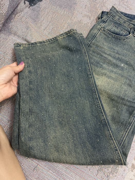 Джинсы со стразами