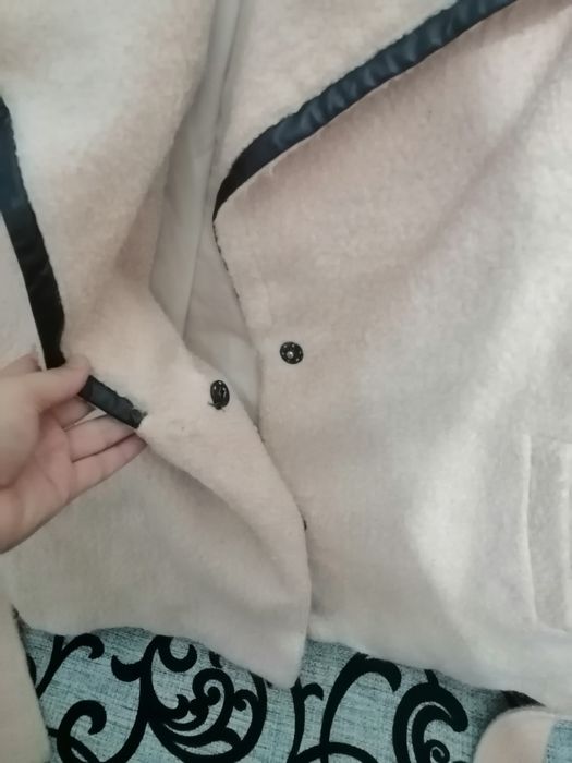 Продам пальто                  .