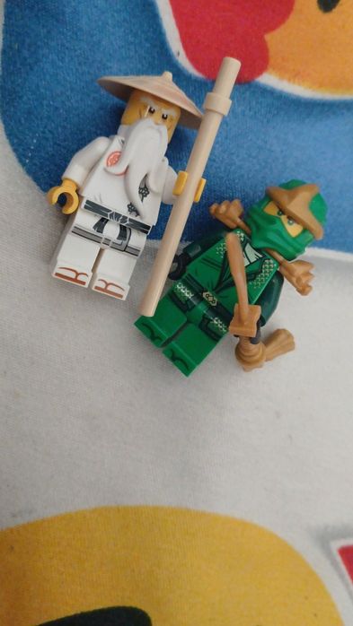 Fac schimb de figurine lego ninjago