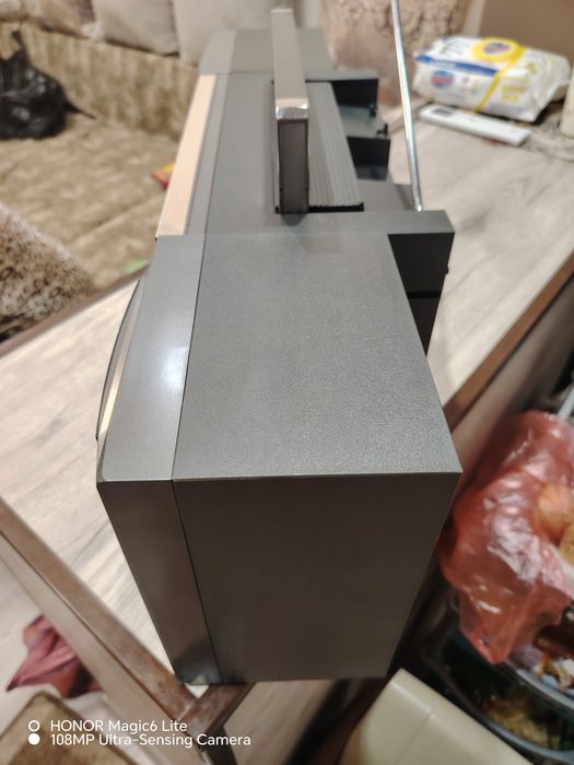 Радиокасетофон sharp GF 780 перфектно състояние обслужен като нов работи перфектно както на радио така и на касета и отвън жени източник