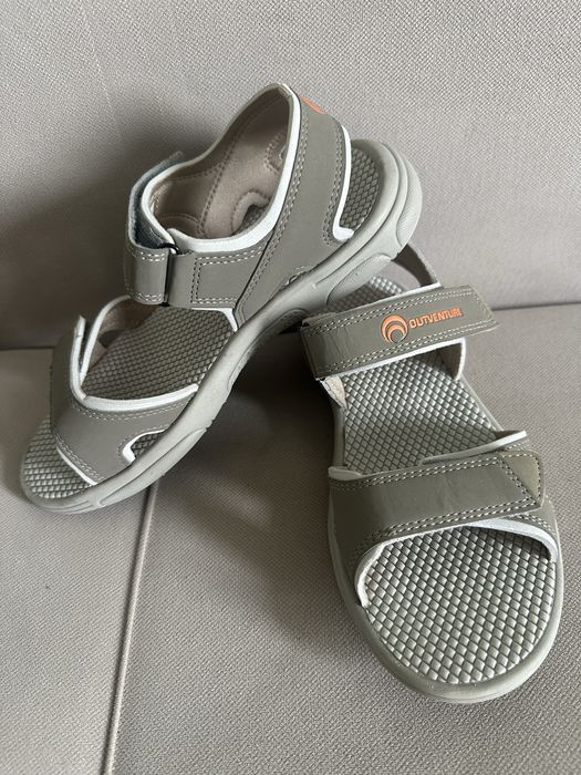 Сандалии легкие 37р.