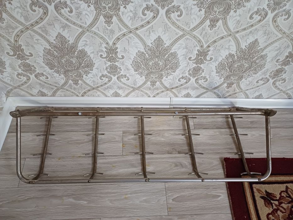 Вешалка навесная.