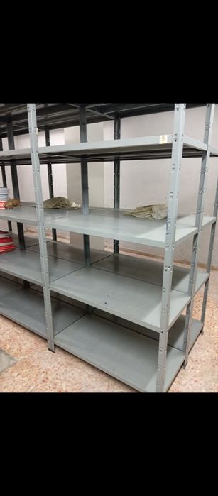 Rafturi metalice