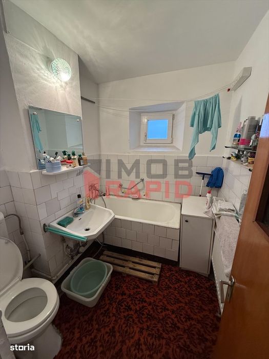 Apartament cu 3 camere, Zona Han