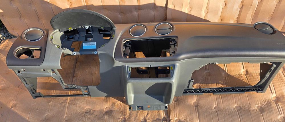 Plansa bord cu airbag pasager Seat Ibiza 6J 2010 2011 / 2012 2013 2014